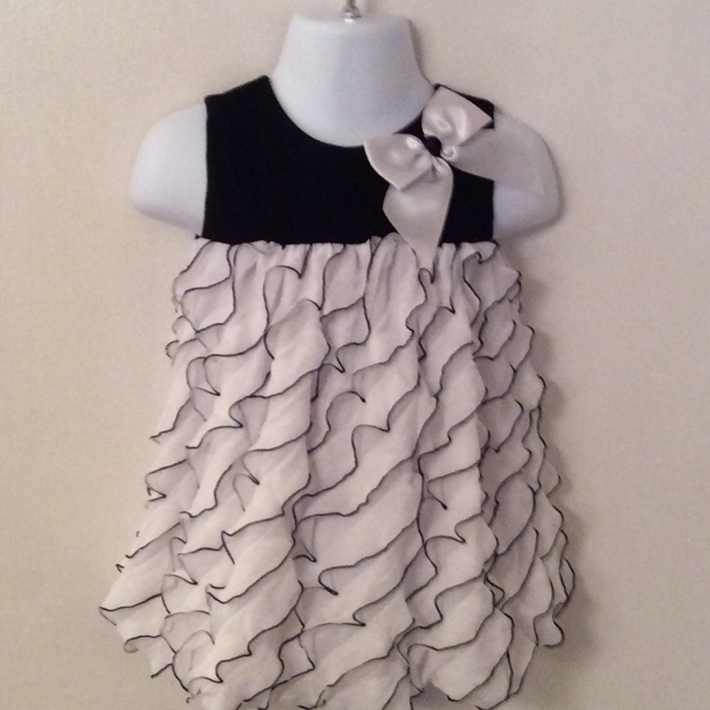 🤑Rare Editions ruffled dress. Size 18M.